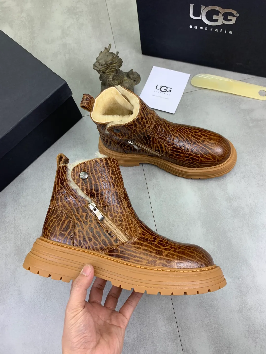 Men's men's shoes 💰P660 New arrival 🆕🆕🆕 IUGGI Men's British retro Martin boots Winter new men's outdoor hiking boots First layer of cowhide on the outside and wool on the inside Comfortable and warm Rubber sole sole Non-slip and firm Trendy and fashionable Casual and versatile Size: 38-44 (45 customized) Color: three colors